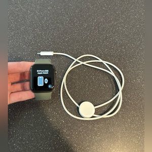 Apple Watch SE (with GPS) 44mm Black